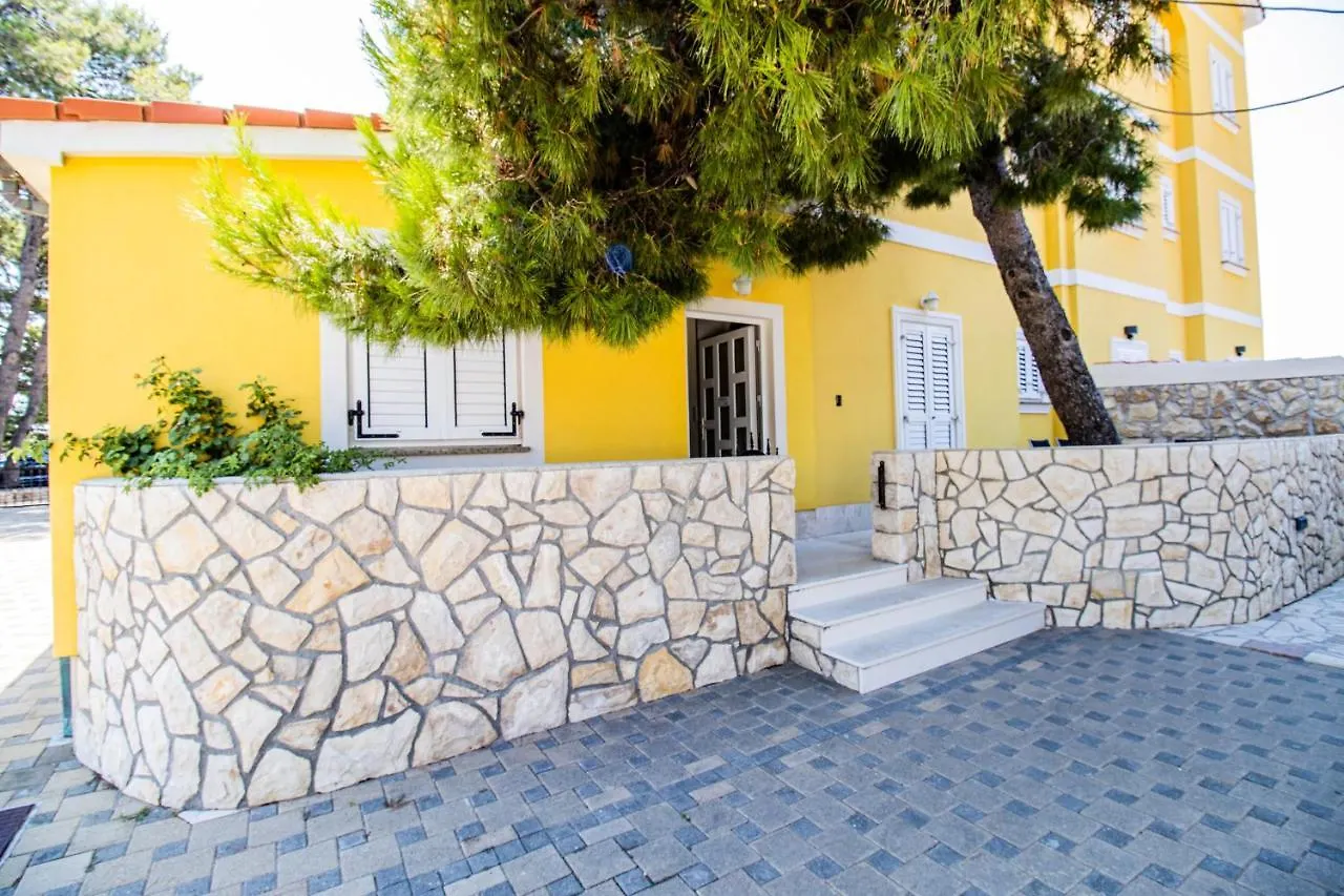 Villa Petrac - App1 Banjol Croatia
